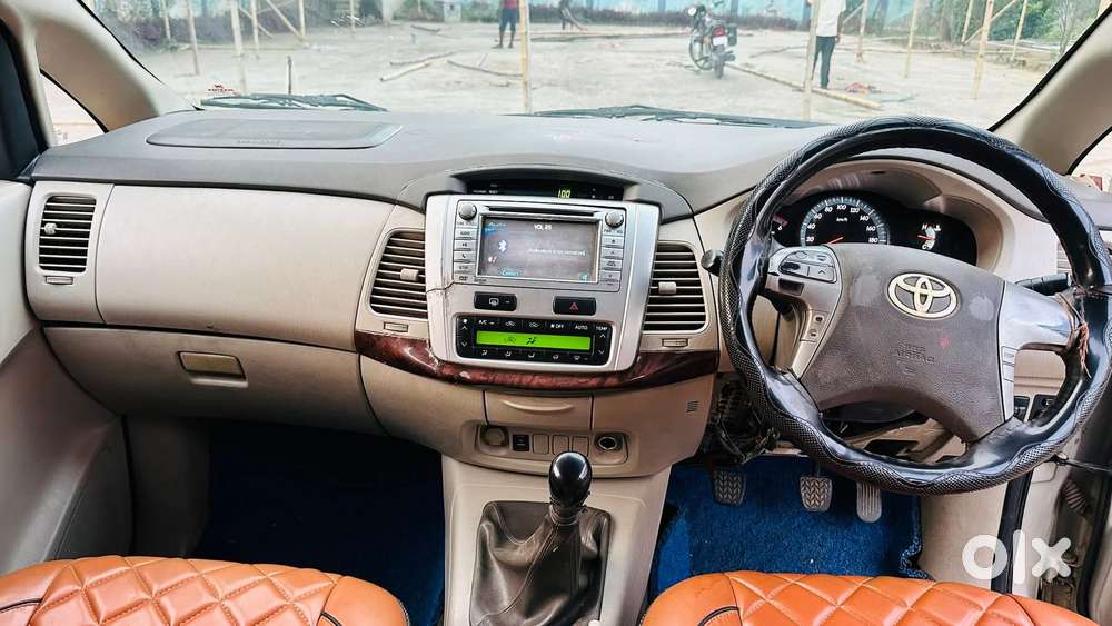 Toyota Innova 2.5 E Diesel Ms 7-seater, 2012, Diesel