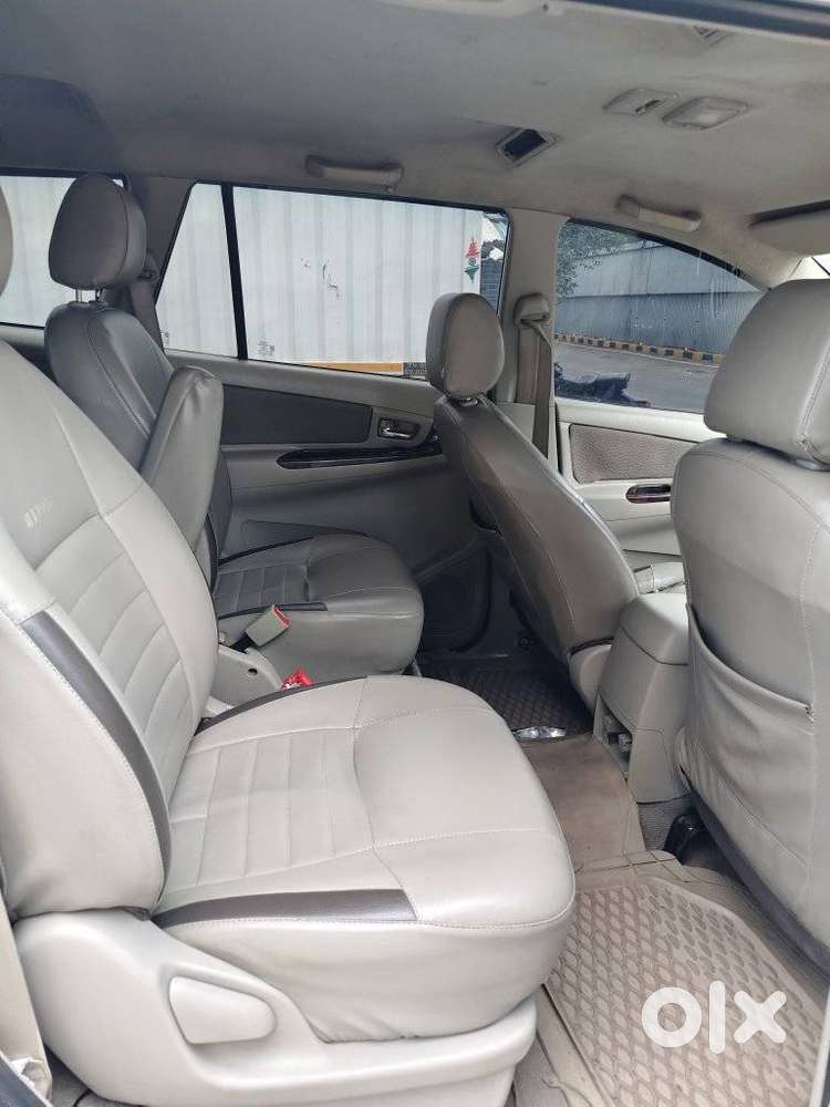 Toyota Innova 2.5 Vx 7 Seater Bs Iv, 2015, Diesel