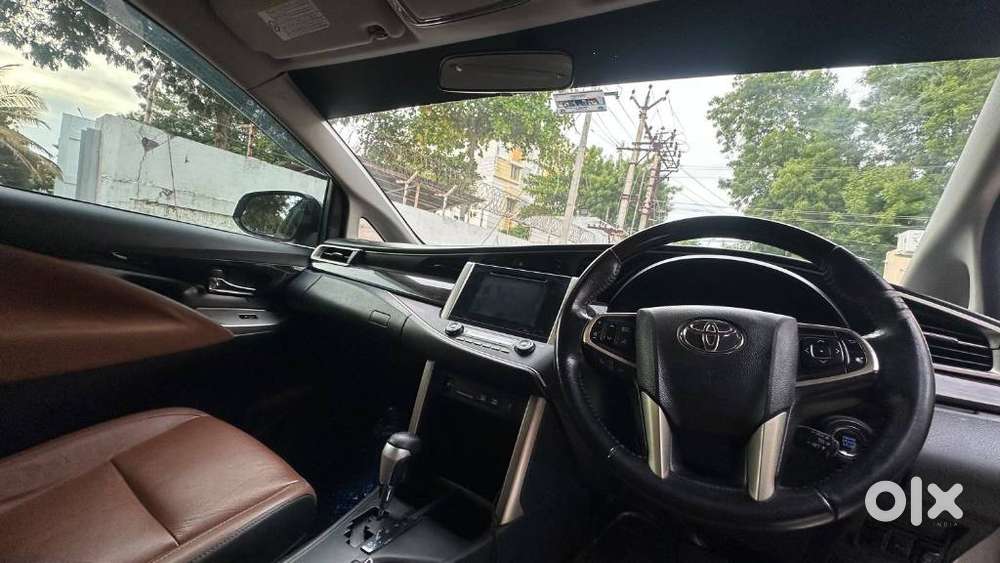 Toyota Innova Crysta 2.8z Automatic, 2016, Diesel
