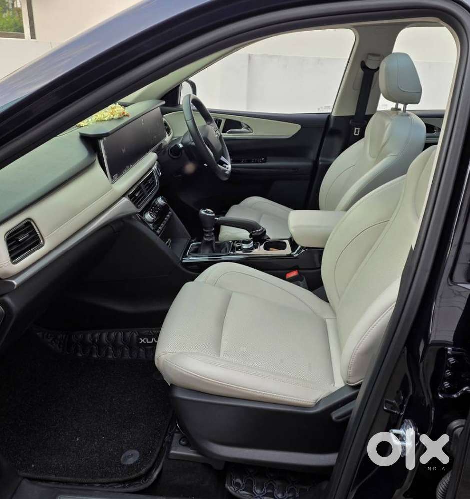 Mahindra Xuv700 2.2 Ax 7 Diesel Mt Str, 2025, Diesel