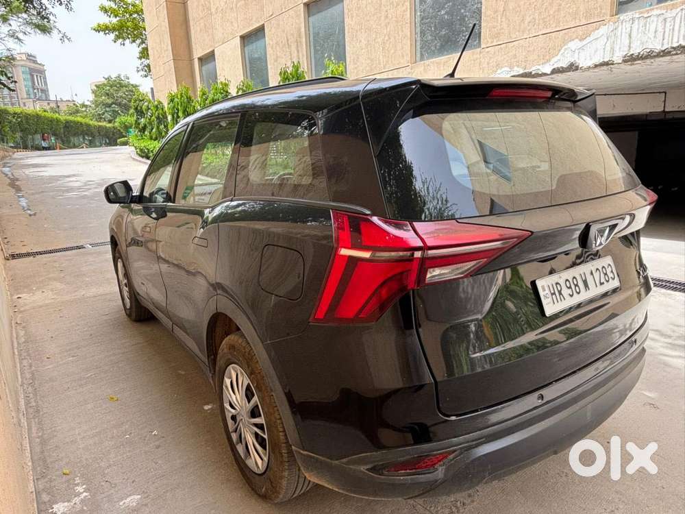 Mahindra Xuv700 Mx Petrol Mt 5 Str (e), 2025, Petrol
