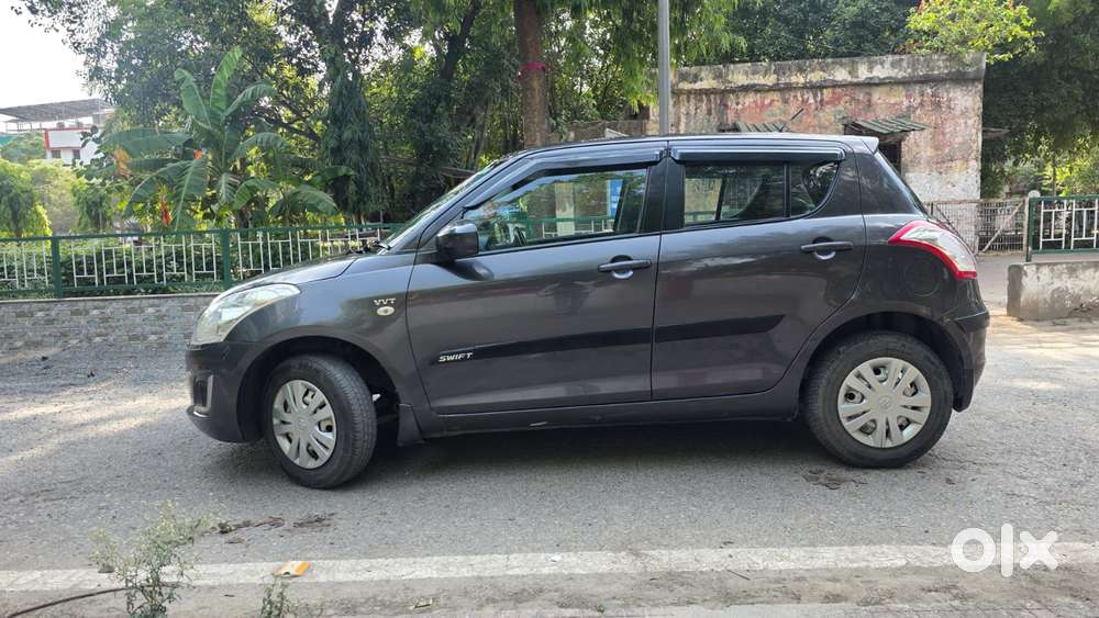 Maruti Suzuki Swift 1.2 Dlx, 2017, Petrol