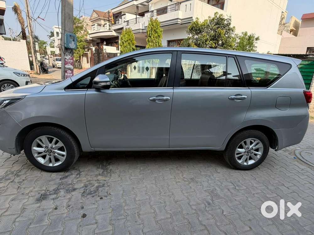 Toyota Innova Crysta 2016