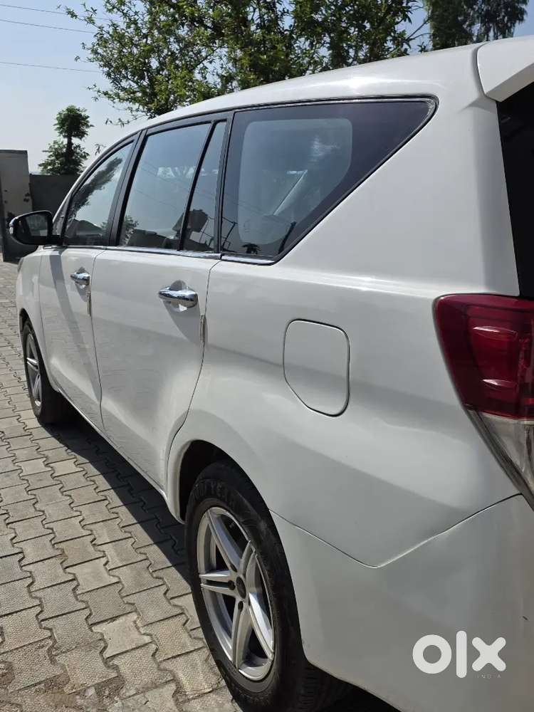 Toyota Innova Crysta 2017 Diesel 105000 Km Driven