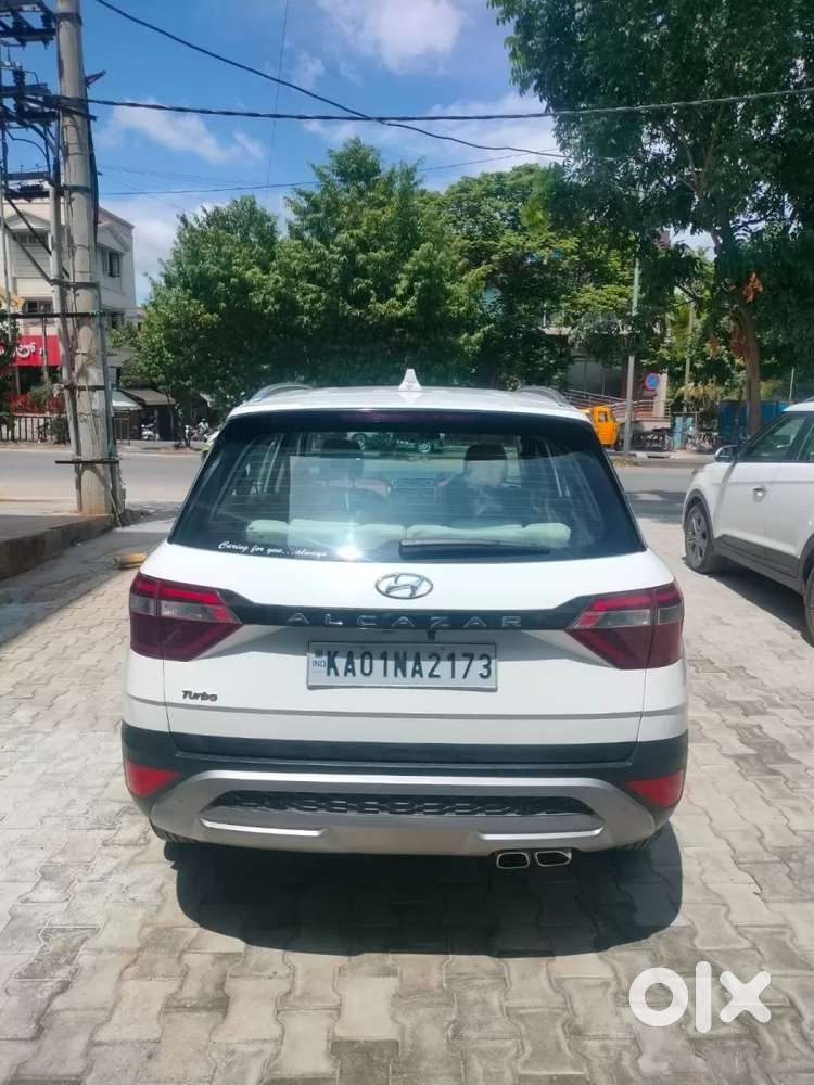 Hyundai Alcazar, 2023, Petrol