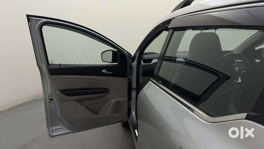Renault Triber Rxz Easy-r Amt, 2024, Petrol