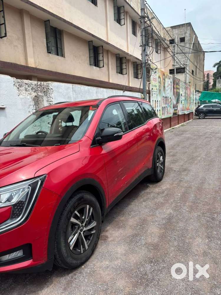Mahindra Xuv700 2.0 Ax 7 Petrol Mt Str, 2022