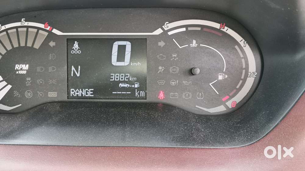 Nissan Magnite 1.0 Xv Premium, 2025, Petrol