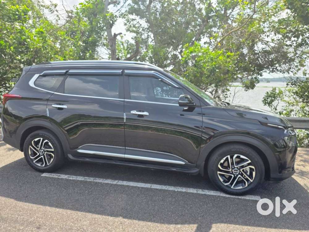Kia Carens 2025 Petrol Well Maintained