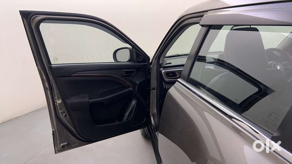 Maruti Suzuki Brezza Vxi At, 2023, Petrol