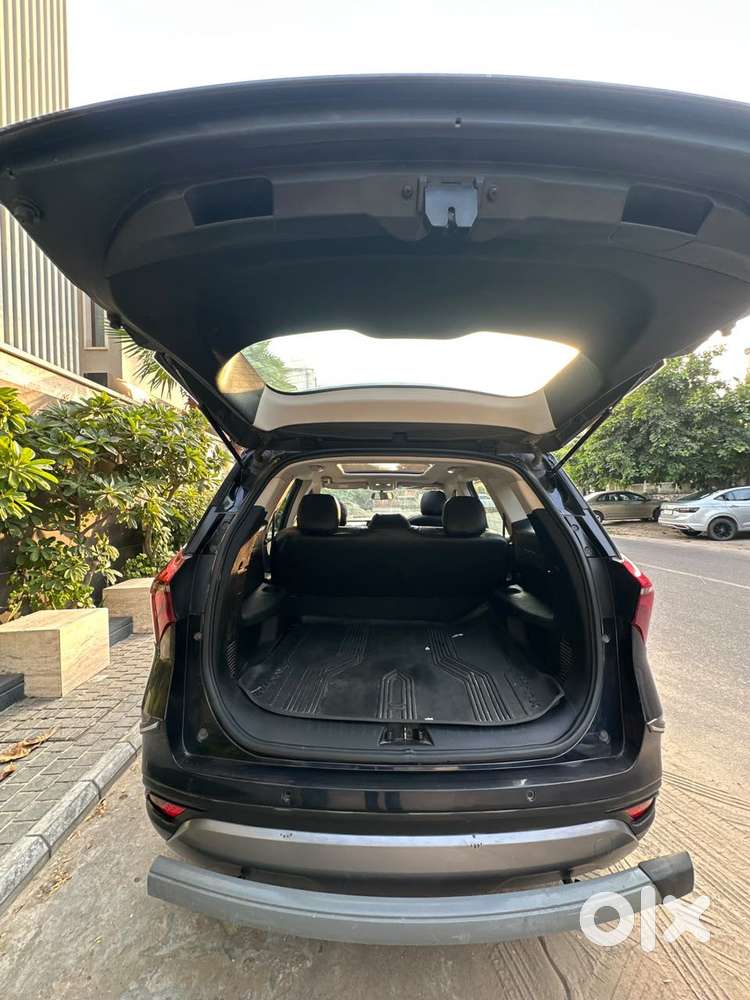 Mahindra Xuv700 2.2 Ax 5 Diesel Mt Str, 2023, Diesel