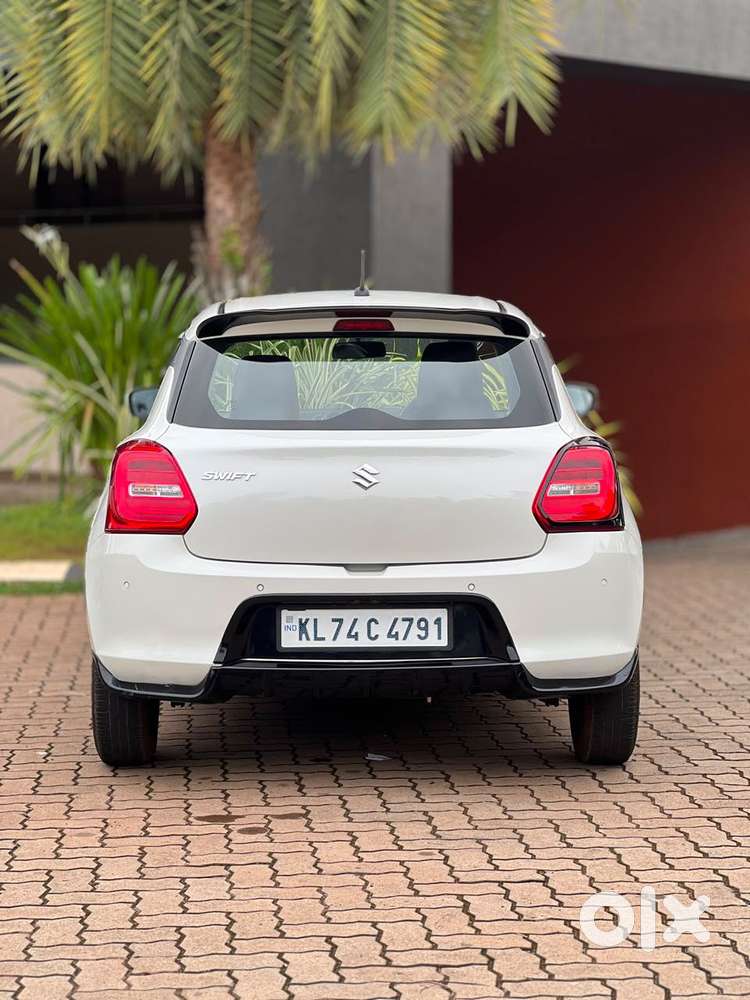Maruti Suzuki Swift Vxi Optional, 2022, Petrol