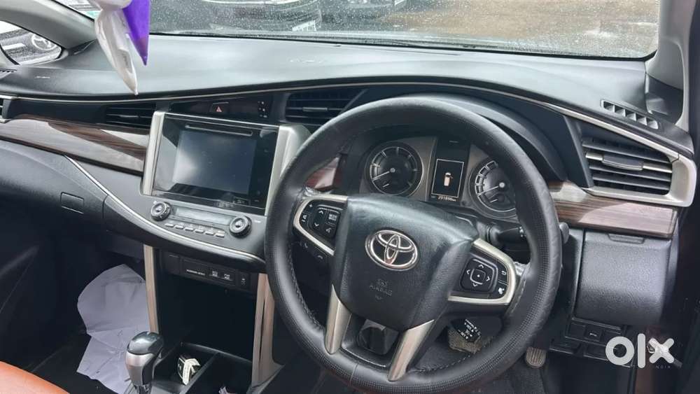 Toyota Innova Crysta 2.8 Zx At 7 Seater, 2016, Diesel