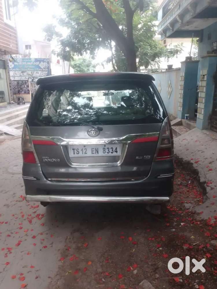 Tata Innova 2.5g