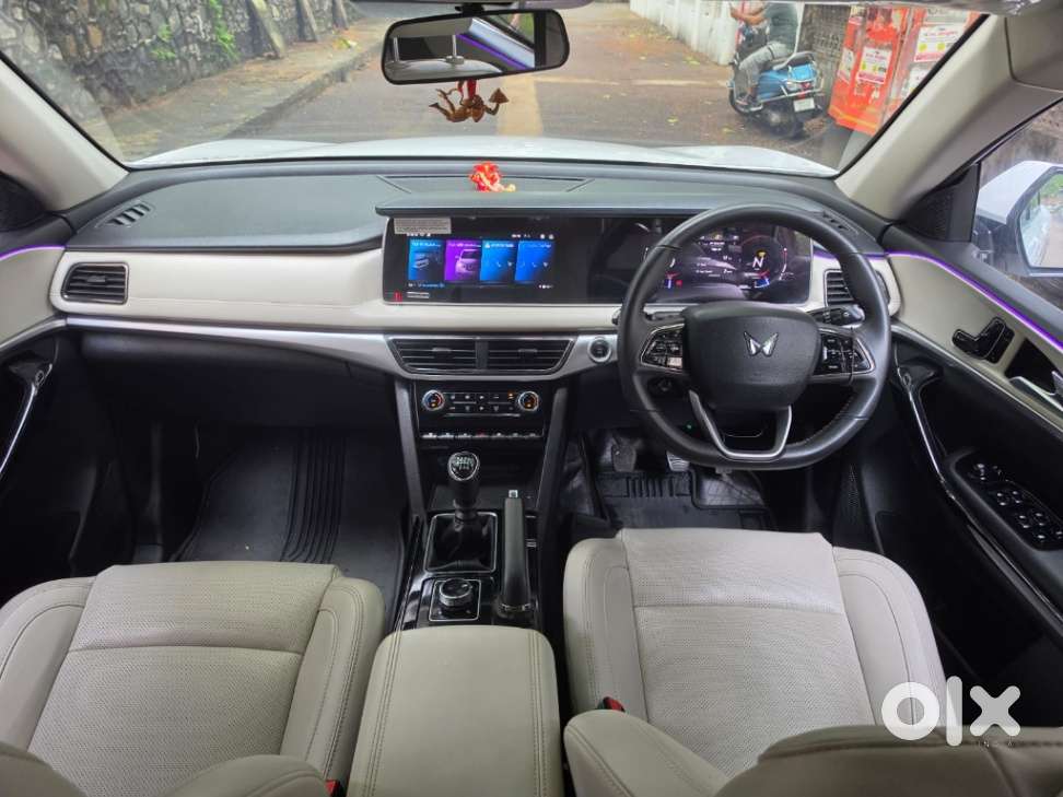 Mahindra Xuv700 2.2 Ax 7 Diesel Mt Str, 2025, Diesel