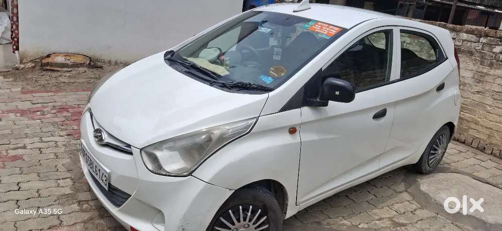 हुंडई एरा प्लस कार सीएनजी के साथ