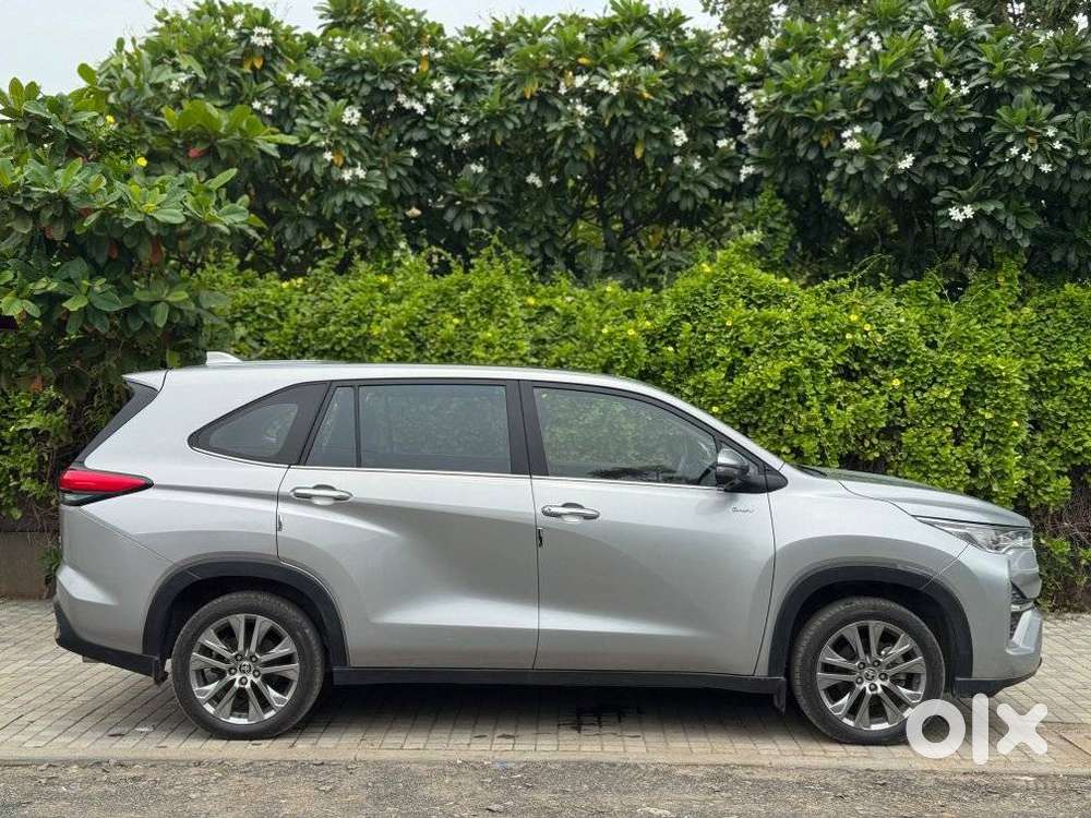 Toyota Innova Hycross 2.0 Zx Hybrid 7 Str, 2025, Electric
