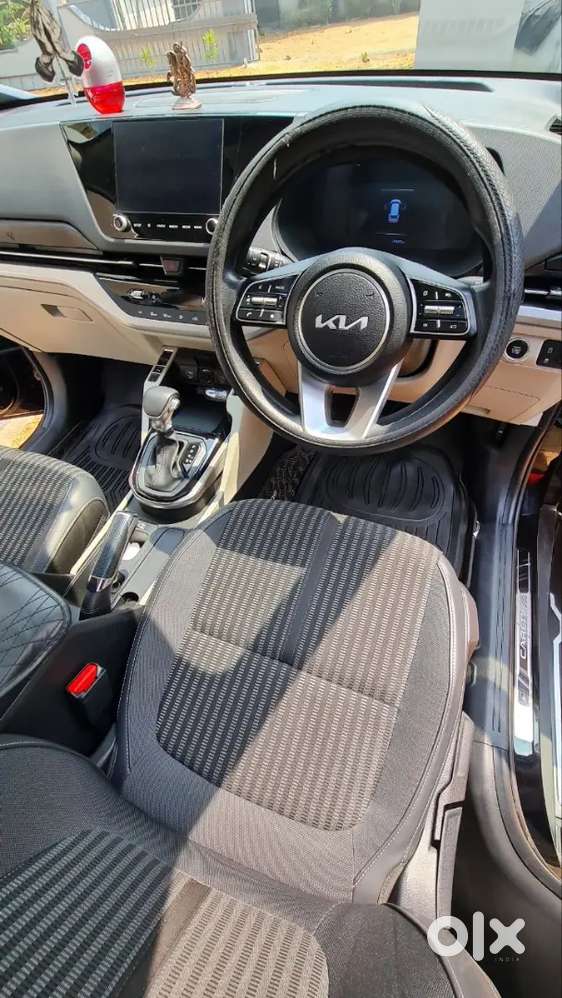 Kia Carens 2024 Petrol 1.5 Turbo Dct 10500 Km Driven