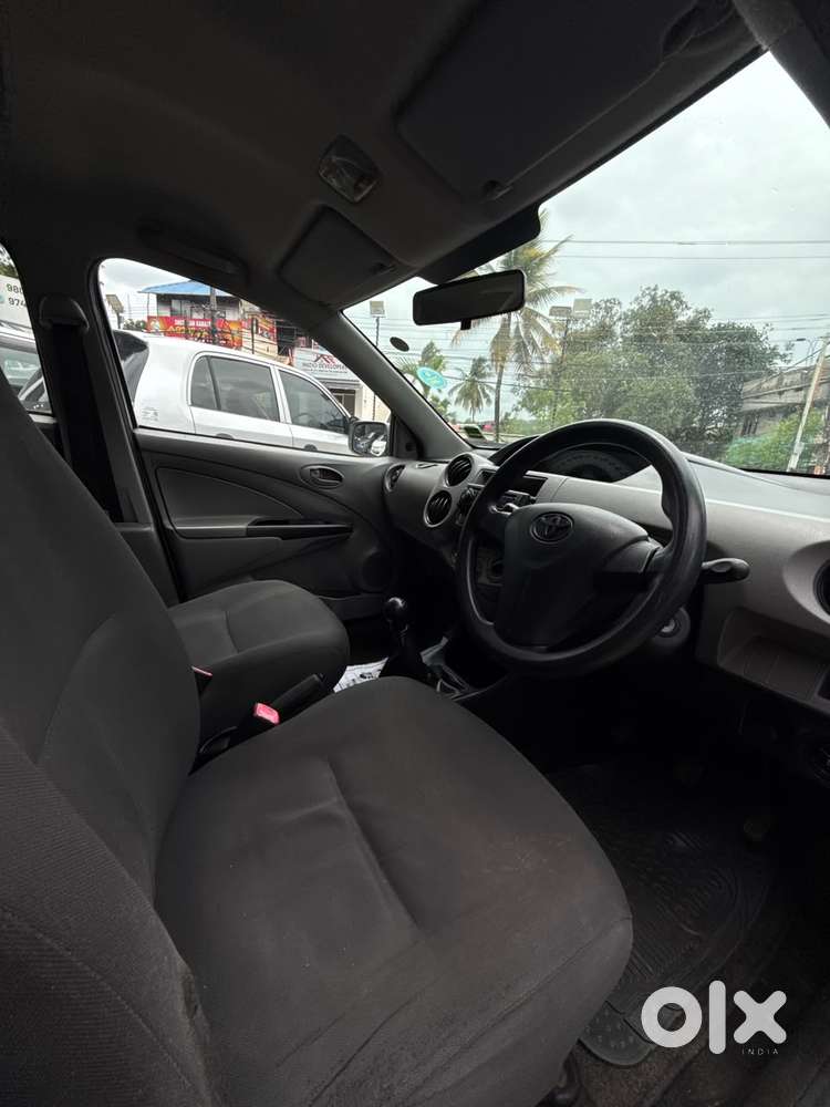 Toyota Etios Liva 2011-2012 G Plus, 2011, Petrol