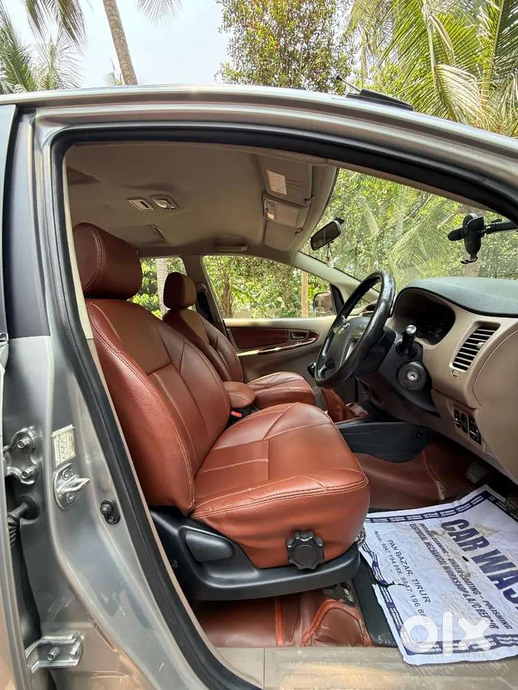 Immaculate 2015 Toyota Innova Mt - Silver - Neat & Clean - 160k Km