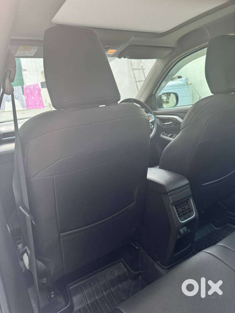 Top Variant Toyota Hyryder Available At A Throwaway Price
