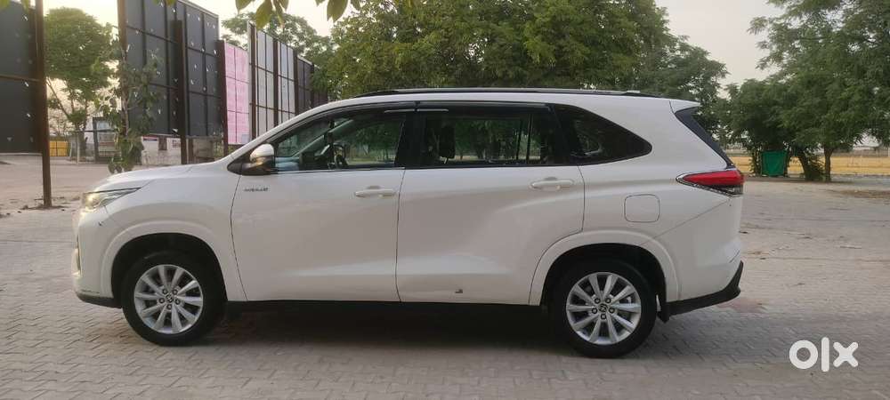 Toyota Innova Hycross 2.0 Vx Hybrid 7 Str, 2023