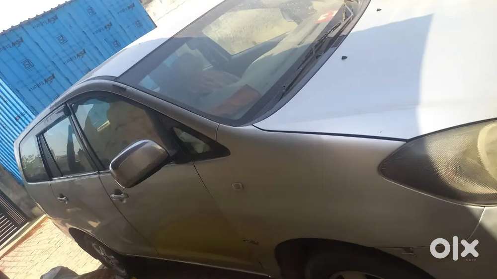 Toyota Innova 2.5 V Well Maintained Mint Condition With Powerful Ac