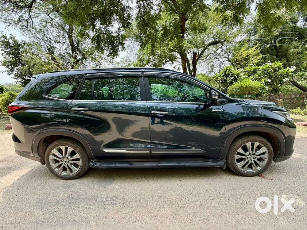 Toyota Innova Hycross 2024 Model