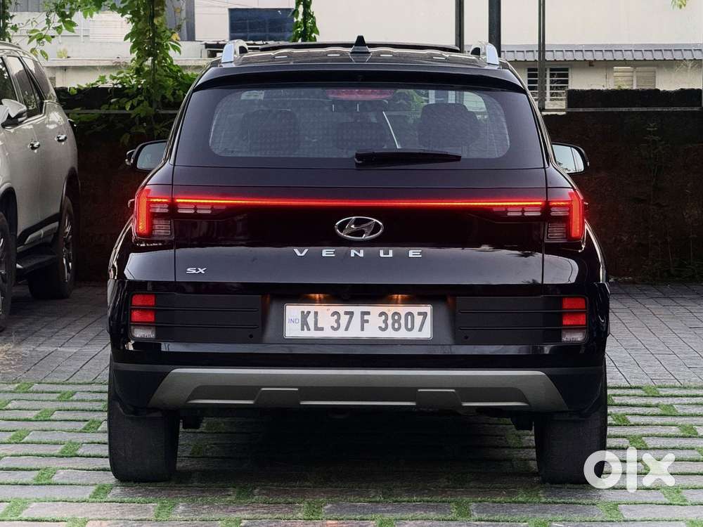 Hyundai Venue Sx Mt, 2023, Diesel