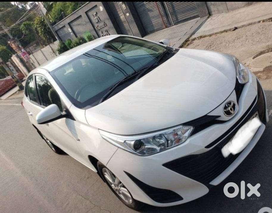 Toyota Yaris J Cvt, 2021, Petrol