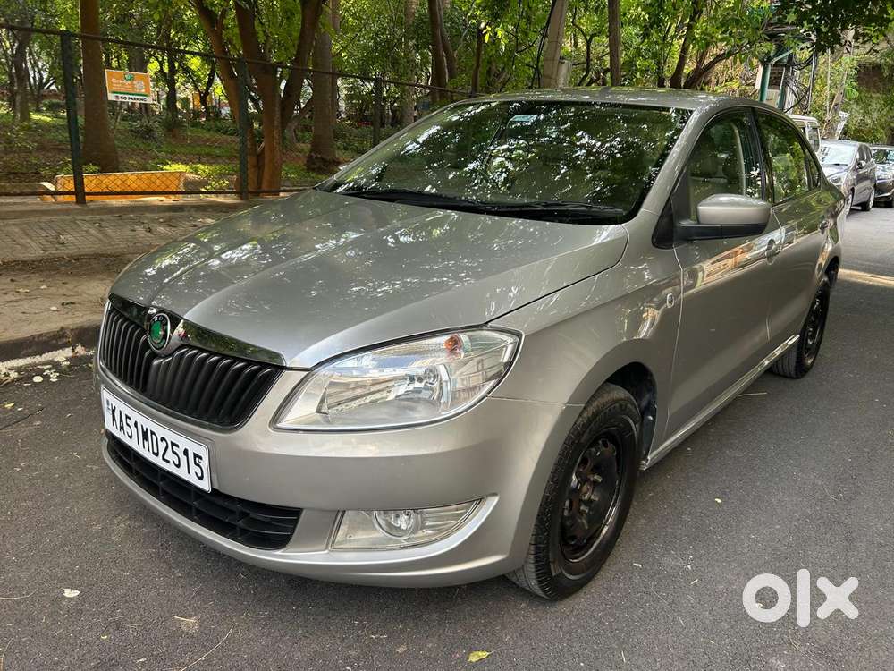 Skoda Rapid 1.6 Mpi Ambition, 2012, Petrol