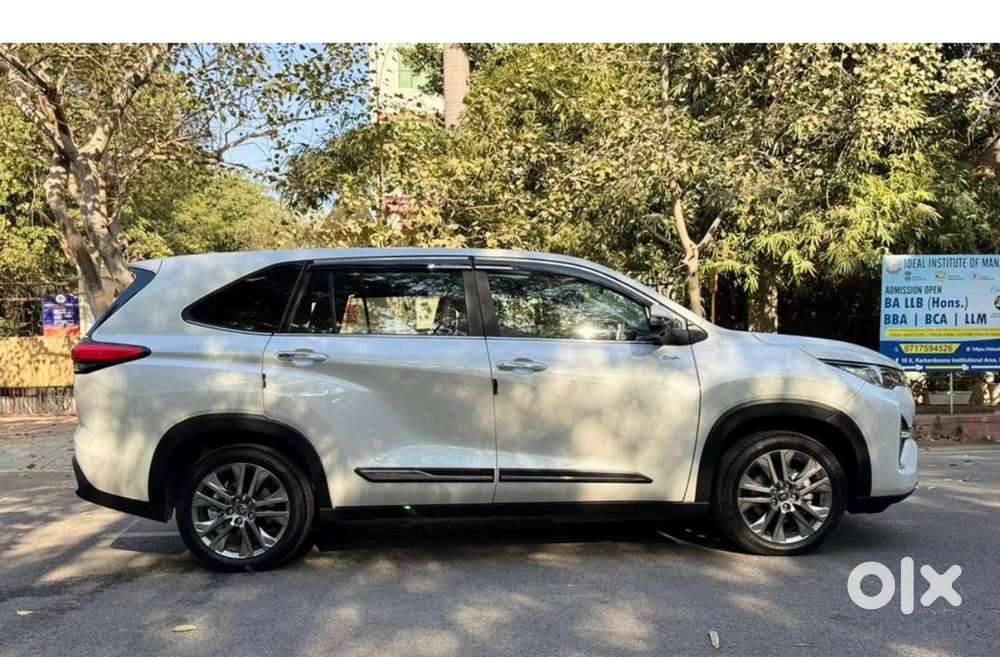 Toyota Innova Hycross 2025 Petrol Hybrid Good Condition