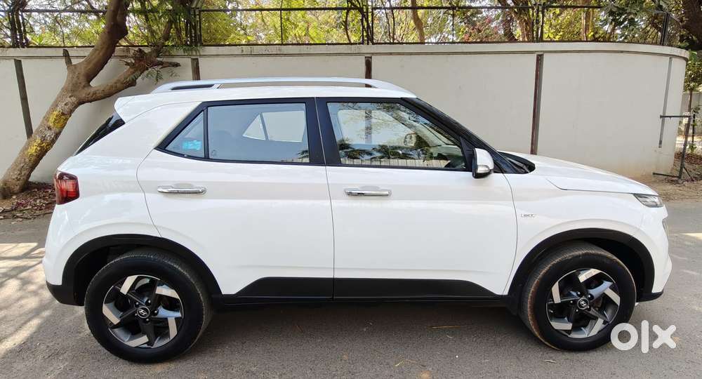 Hyundai Venue Sx+ At, 2021, Petrol