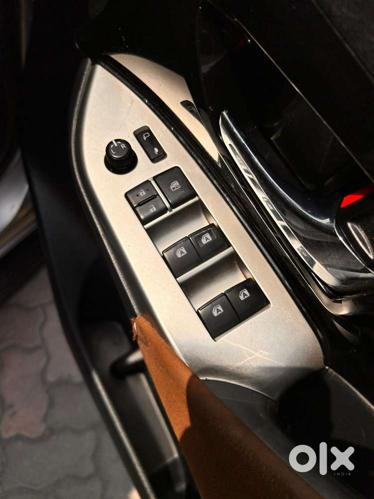 Toyota Innova Crysta 2.8z Automatic, 2017, Diesel