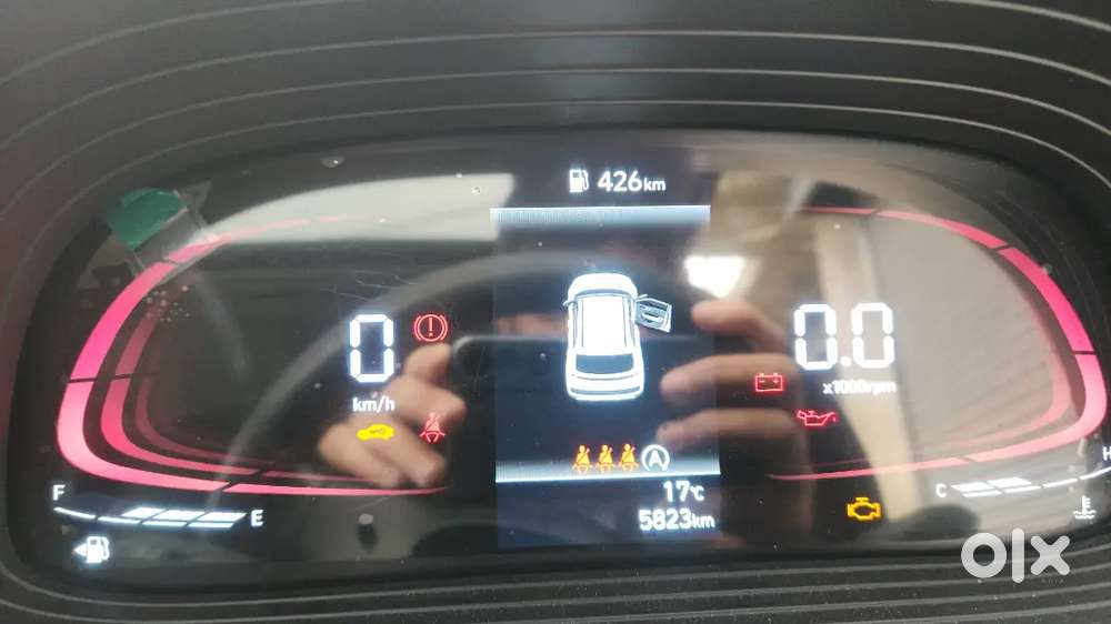 Hyundai Venue 2025 Petrol 6000 Km Driven