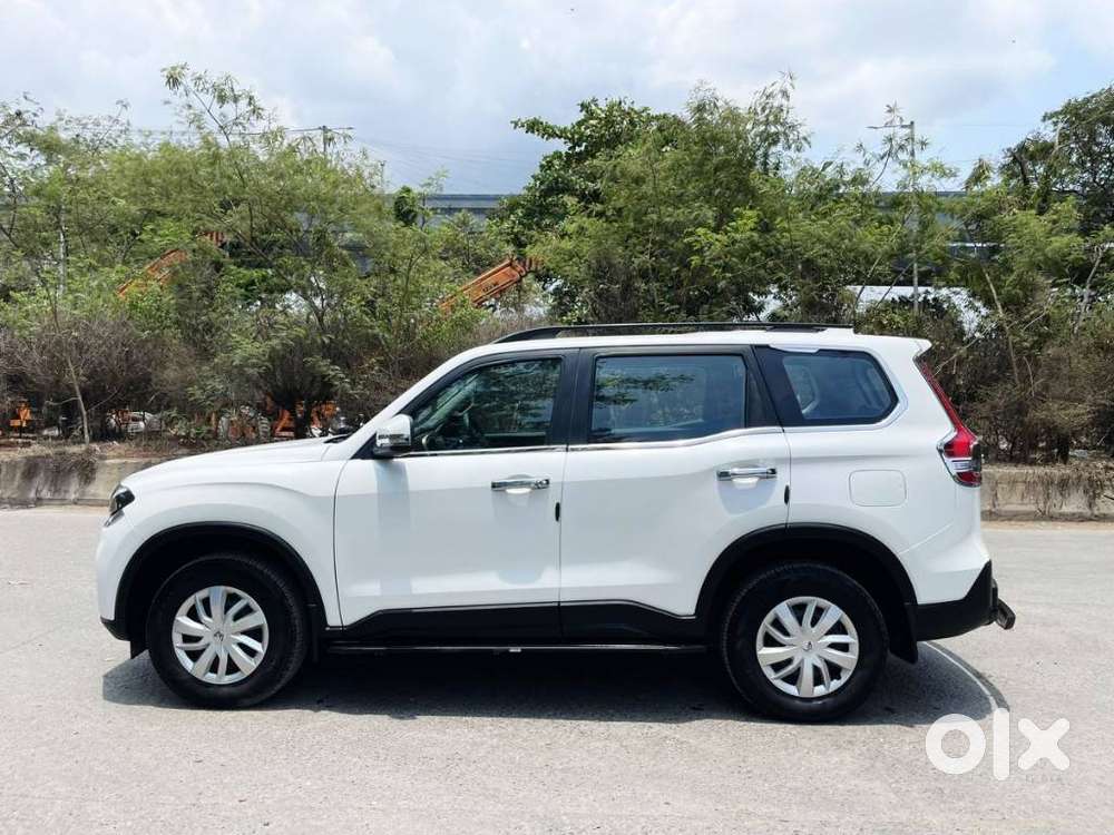 Mahindra Scorpio N Z4 Petrol At 7 Str, 2025, Petrol