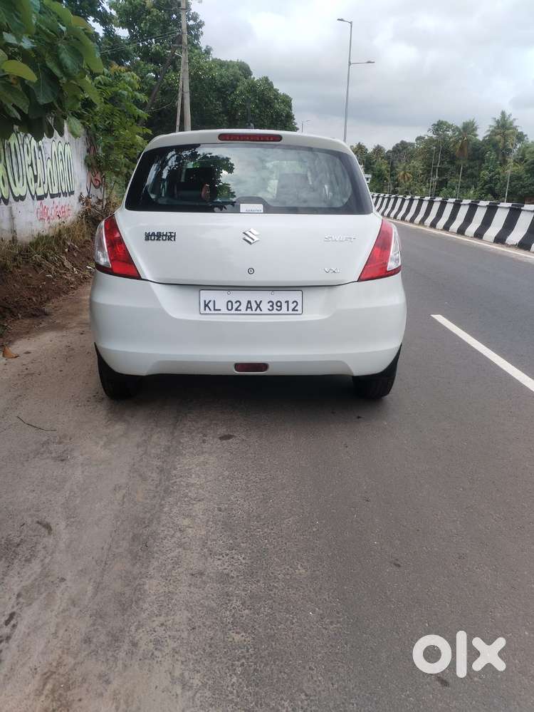 Maruti Suzuki Swift Vxi 1.2 Abs Bs-iv, 2016, Petrol
