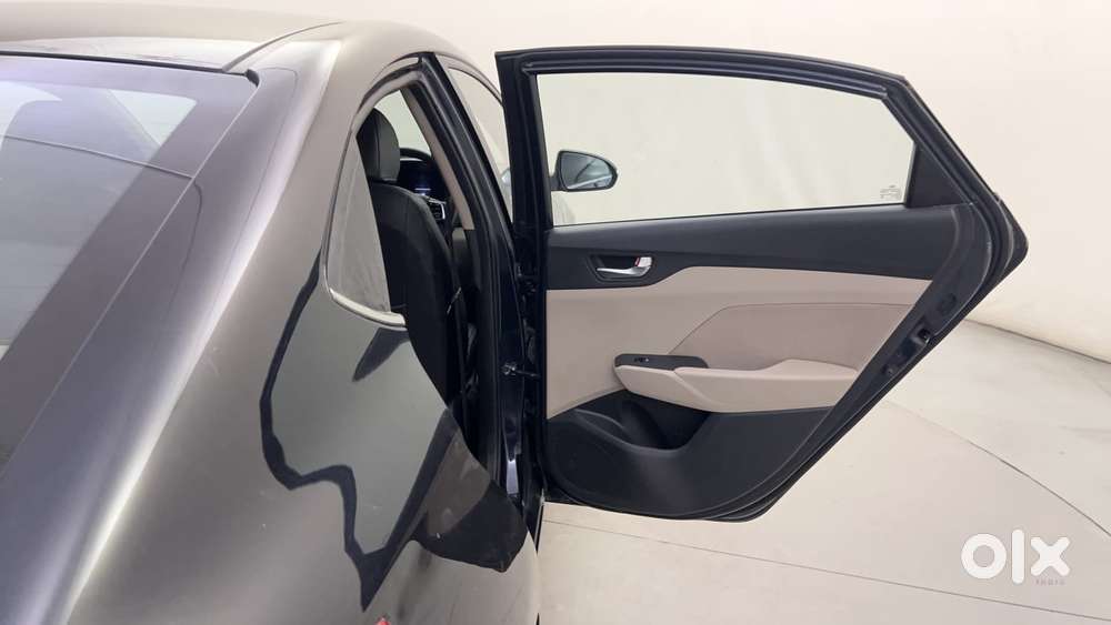 Hyundai Verna 1.5 Sx Vtvt Ivt, 2022, Petrol