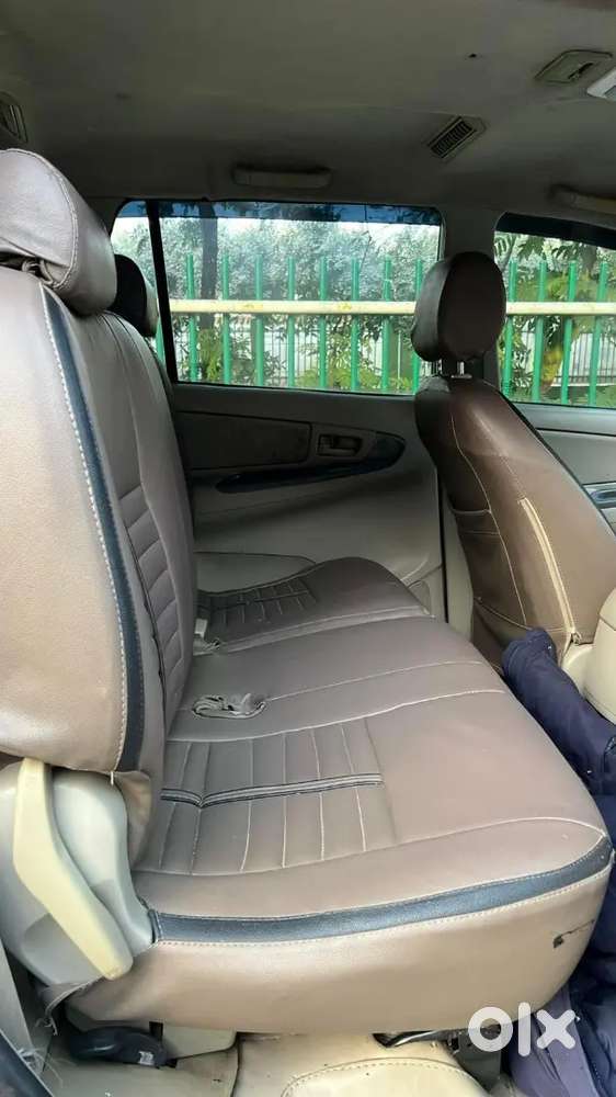 Toyota Innova Crysta 2009