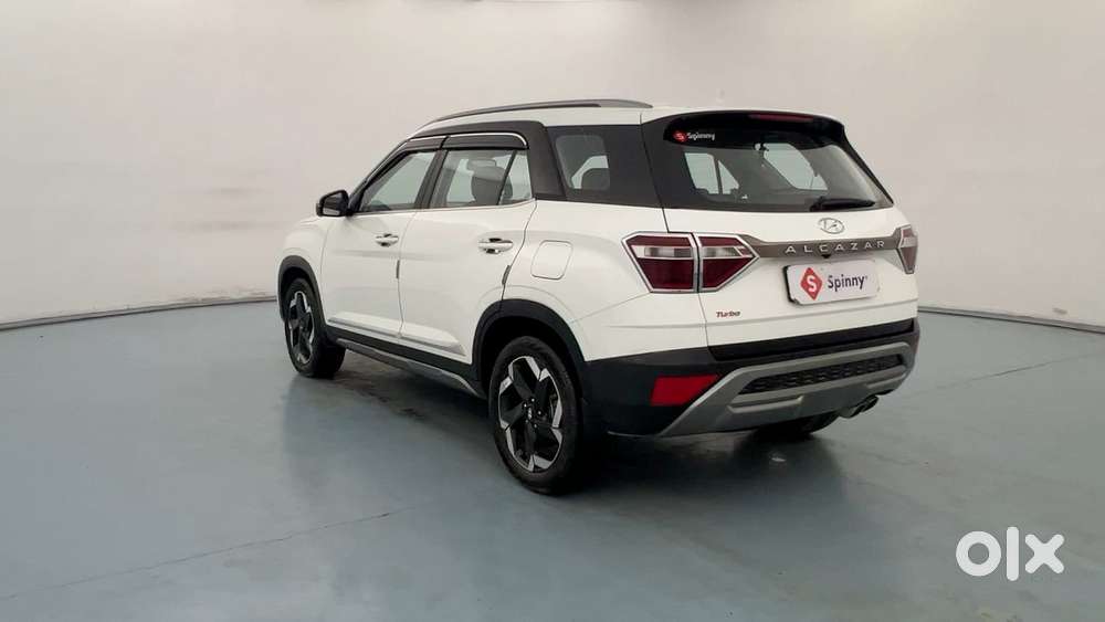 Hyundai Alcazar Platinum 7 Str 1.5 Turbo Petrol Adventure, 2023, Pet..