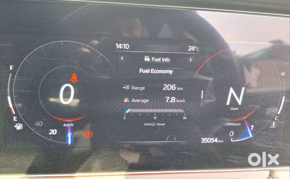 Mahindra Xuv700 2.0 Ax 7 Petrol Mt Str, 2022, Petrol