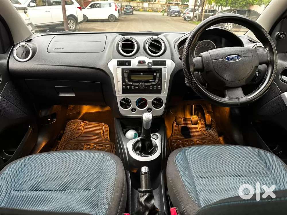 Ford Figo, 2015, Petrol