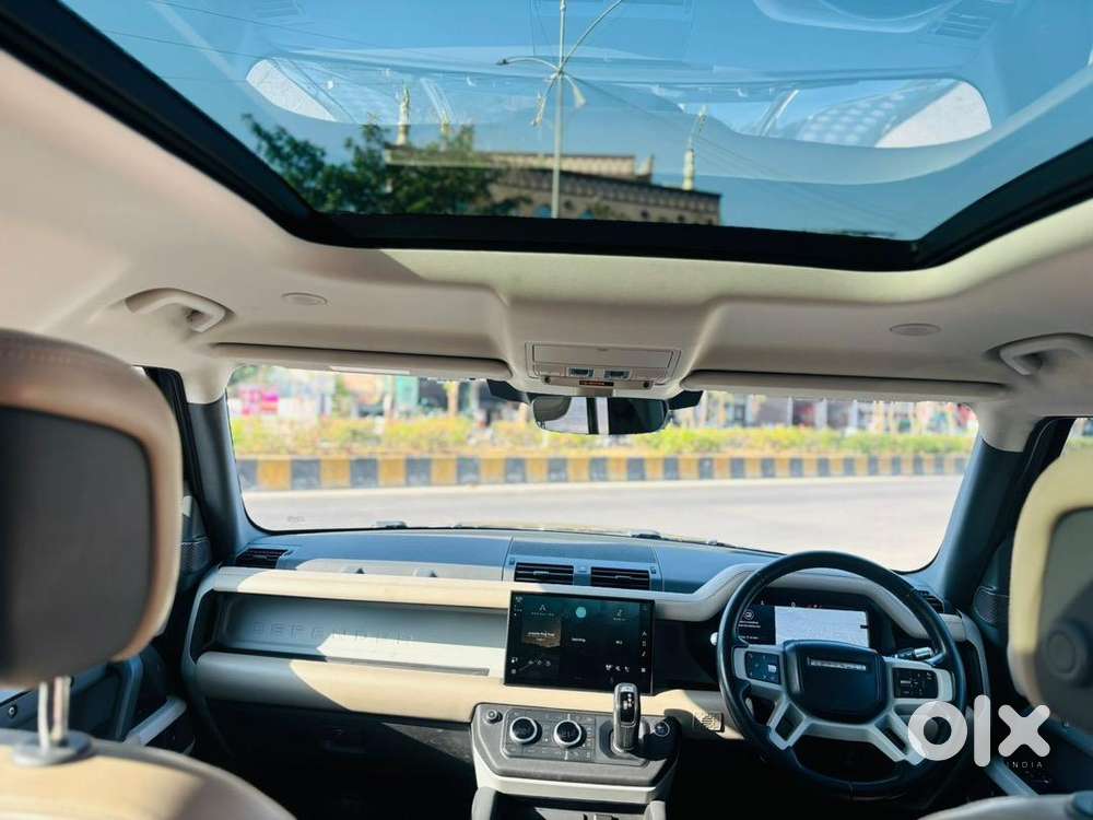 Land Rover Defender 2022 Diesel 33000 Km Driven