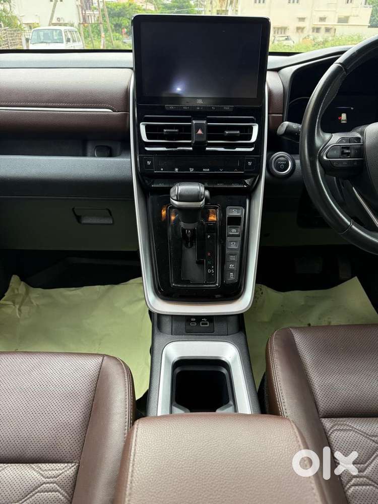 Toyota Innova Hycross 2.0 Zx Hybrid 7 Str, 2024, Petrol