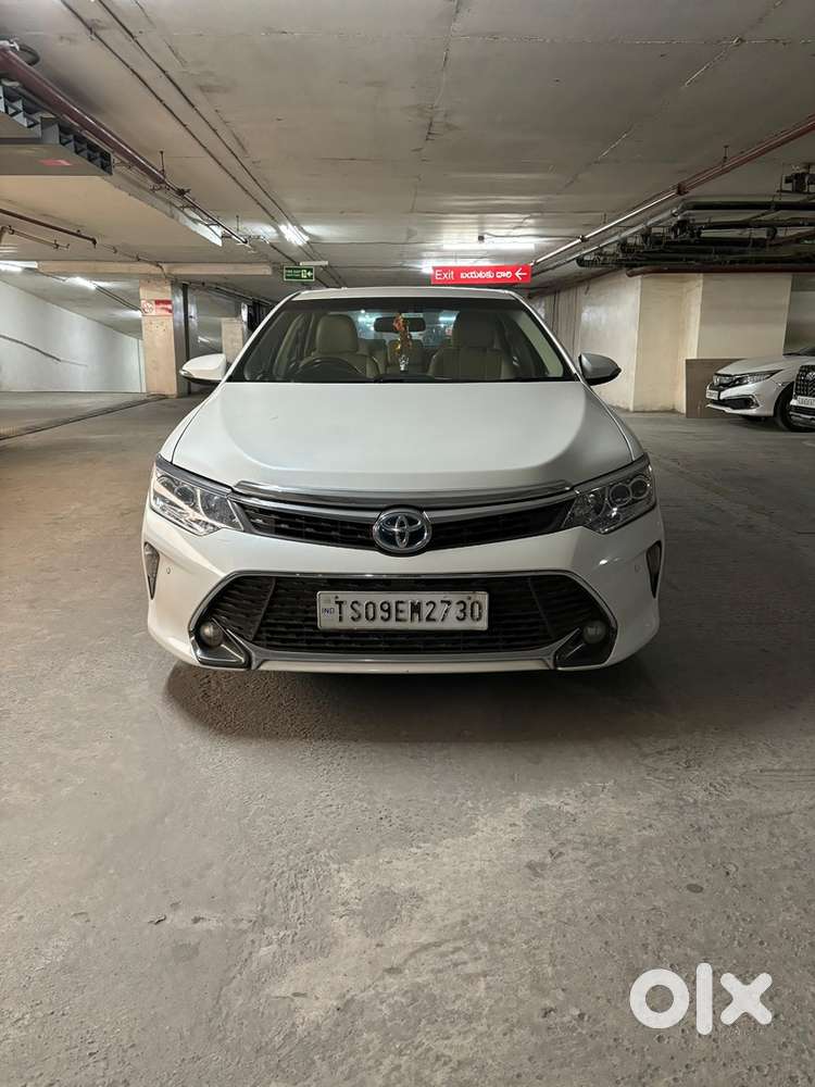 2016 Toyota Camry Hybrid
