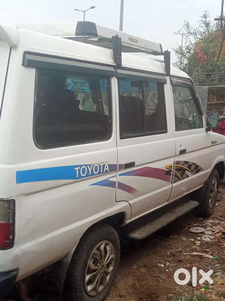 Toyota Qualis 2001