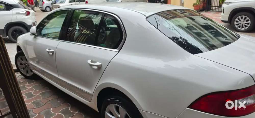 Skoda Superb  2012