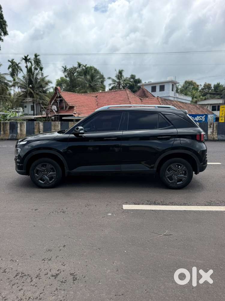 Hyundai Venue 1.2 S Plus, 2023, Petrol