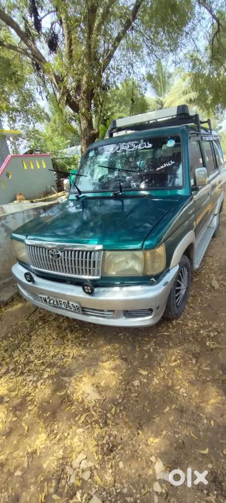 Toyota Qualis 2004 Diesel Well Maintained