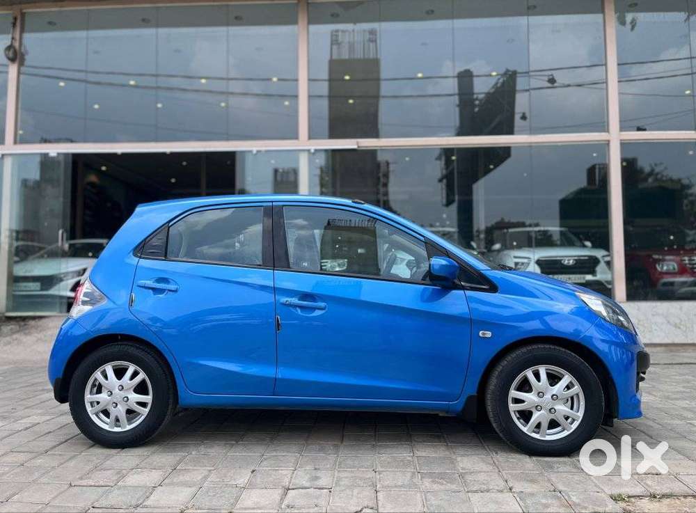 Honda Brio V Mt, 2012, Petrol